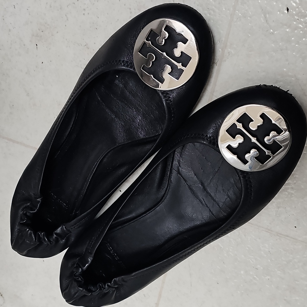 TORY BURCH Classic Black Ballet Flats With Silver Logo Sz 11